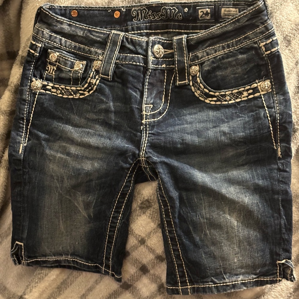 Women’s Miss Me Bermuda jeans shorts from Buckle